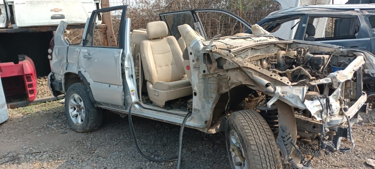  Toyota LAND CRUISSER 2005    EN DESARME